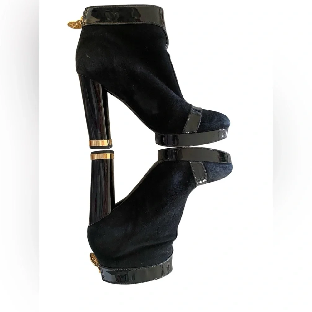 Tory Burch Suede & Patent Leather Heeled Booties – Size 7
